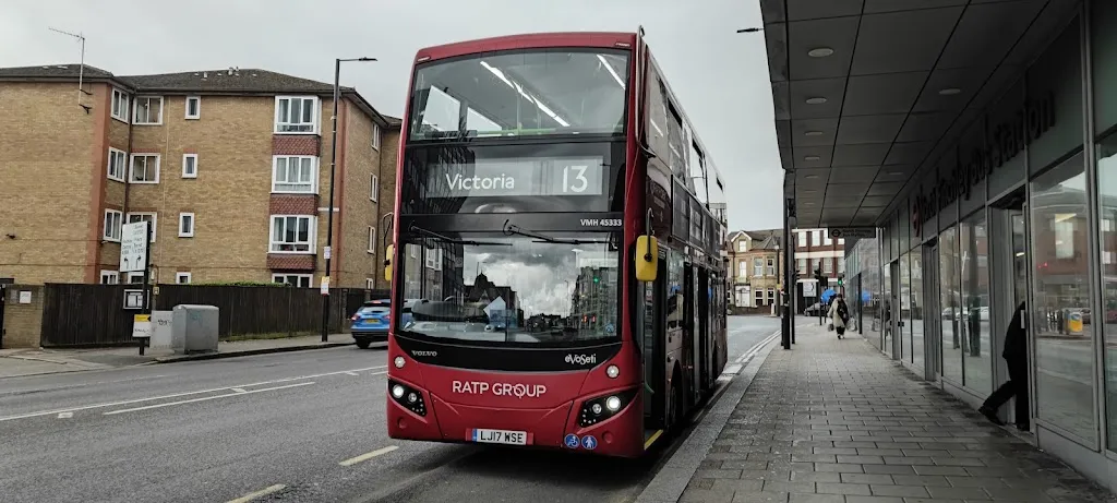 North Finchley Bus Station (Stop S)