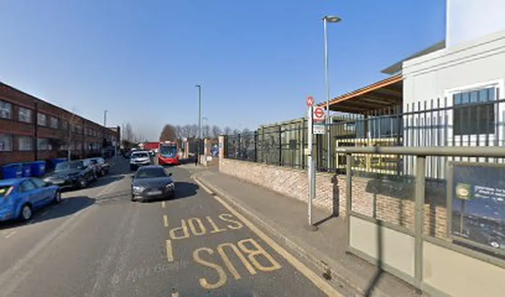 North Middlesex Hospital (Stop W)
