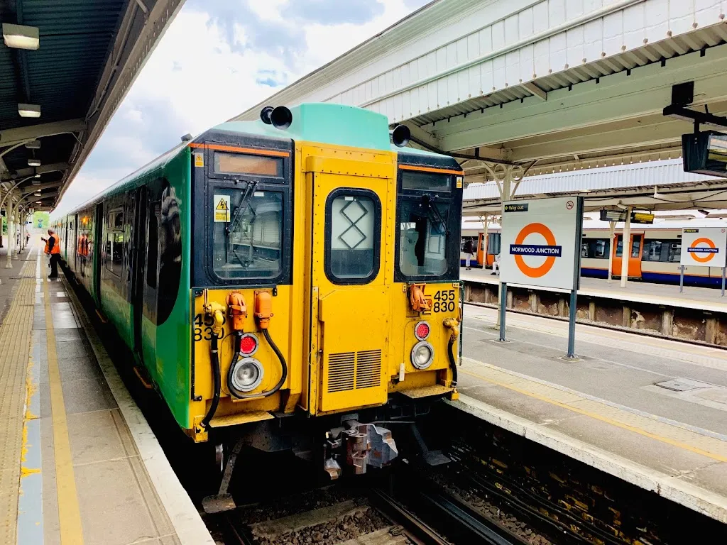 Norwood Junction Station (Stop S)