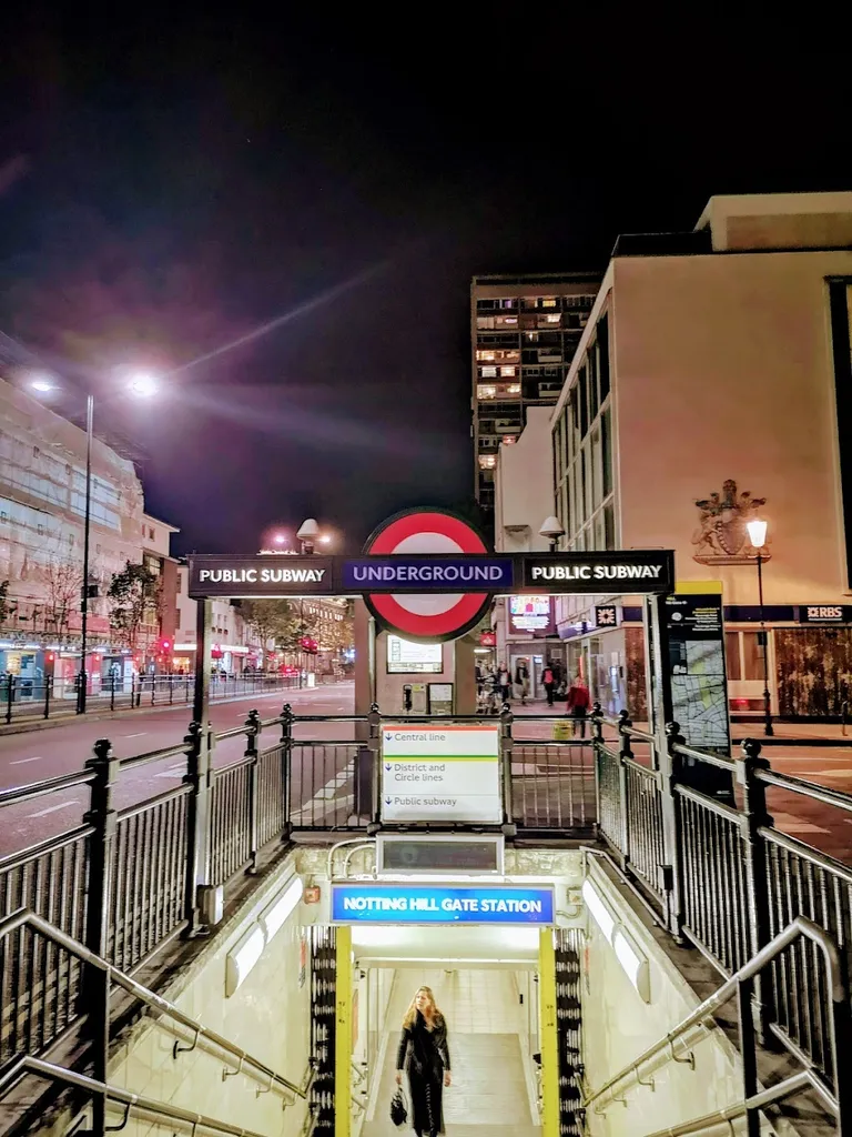 Notting Hill Gate Station (Stop G)
