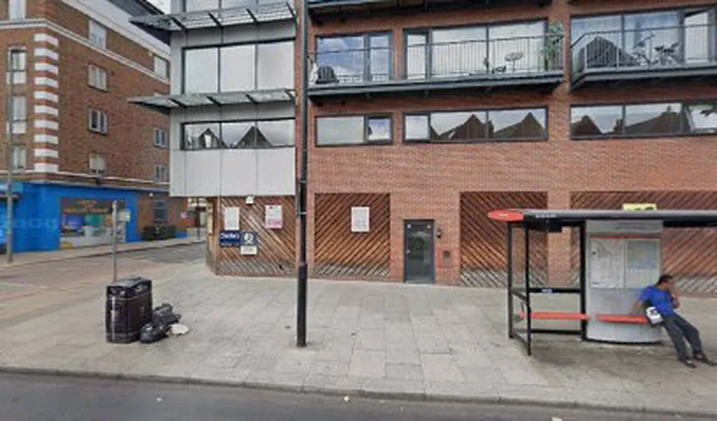 Nutwell Street (Stop HN)