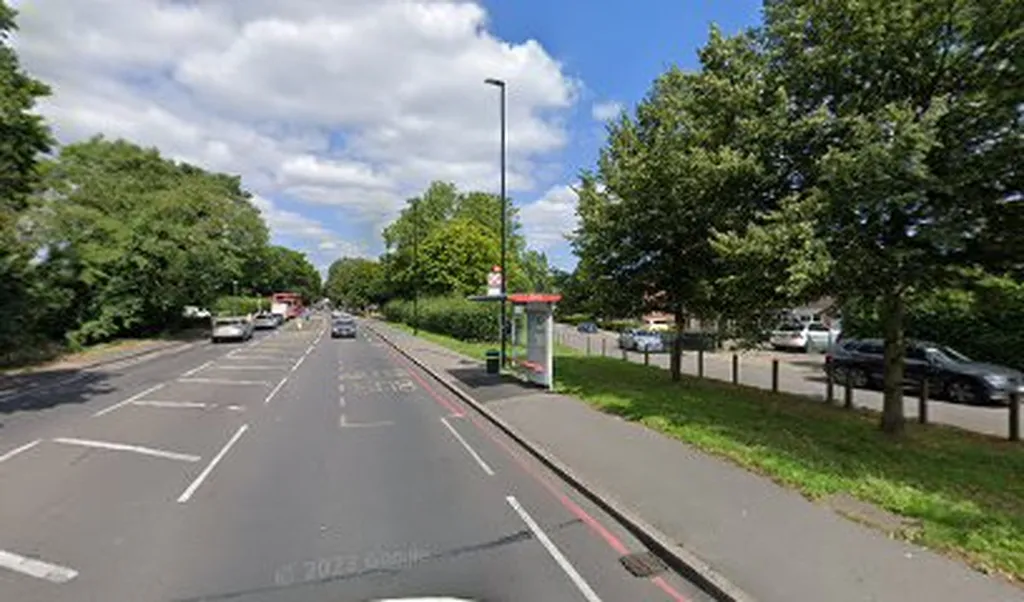 Oakley Road / Holy Trinity Church (Stop BM)
