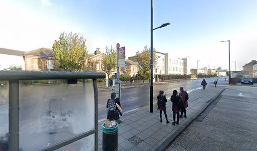 Oatlands Road (Stop EA)