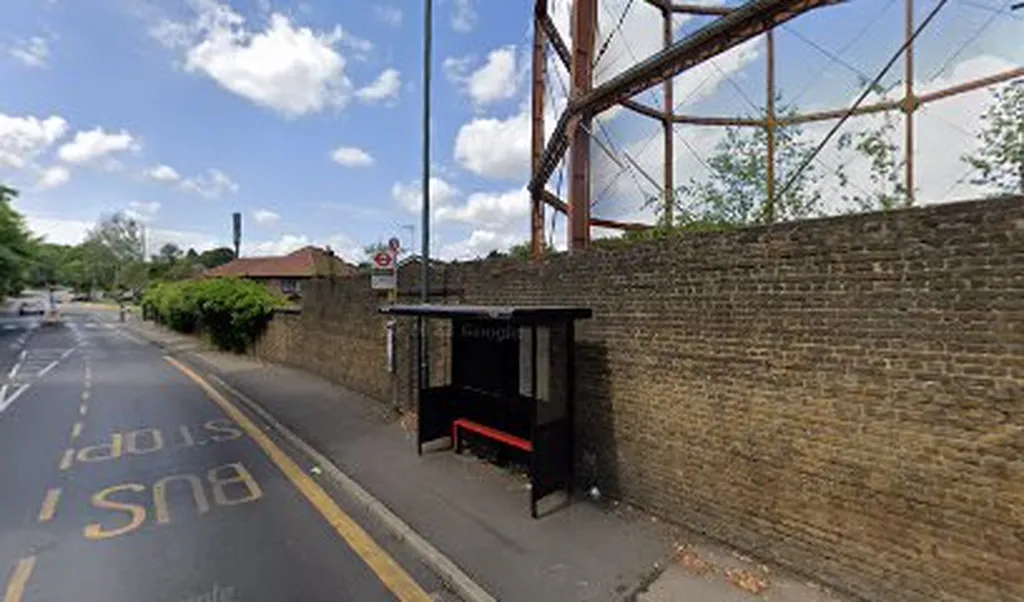 Old Road (Stop S)