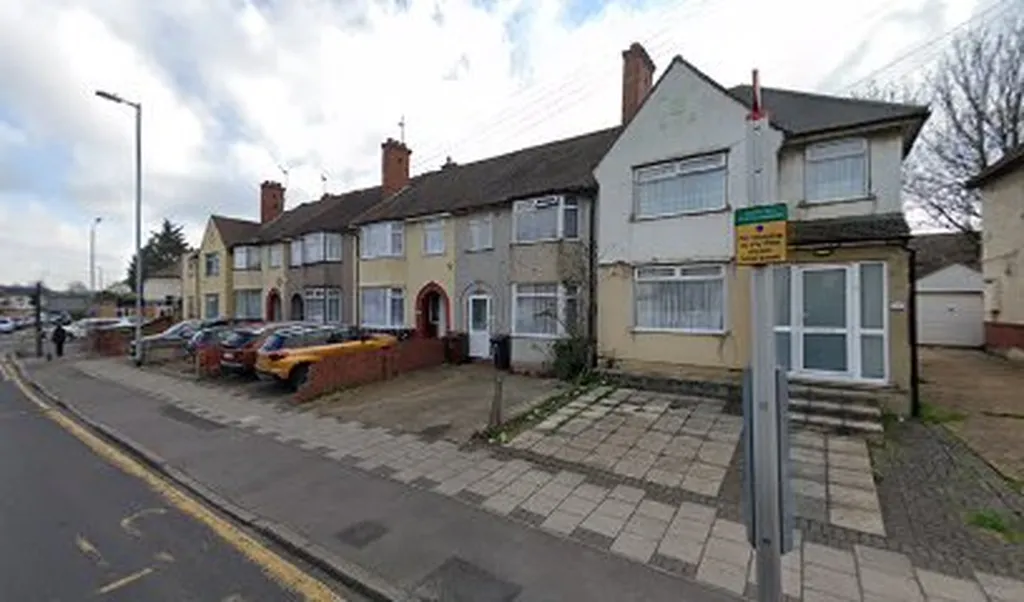 Oval Road North (Stop L)
