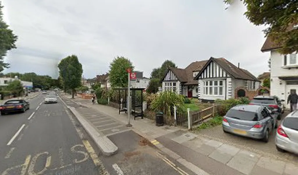 Park Crescent (Stop L)