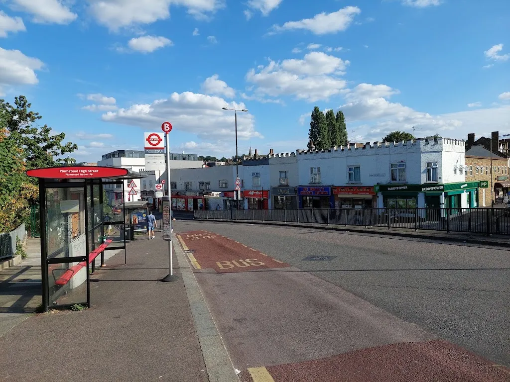 Plumstead High Street / Plumstead Station (Stop B)