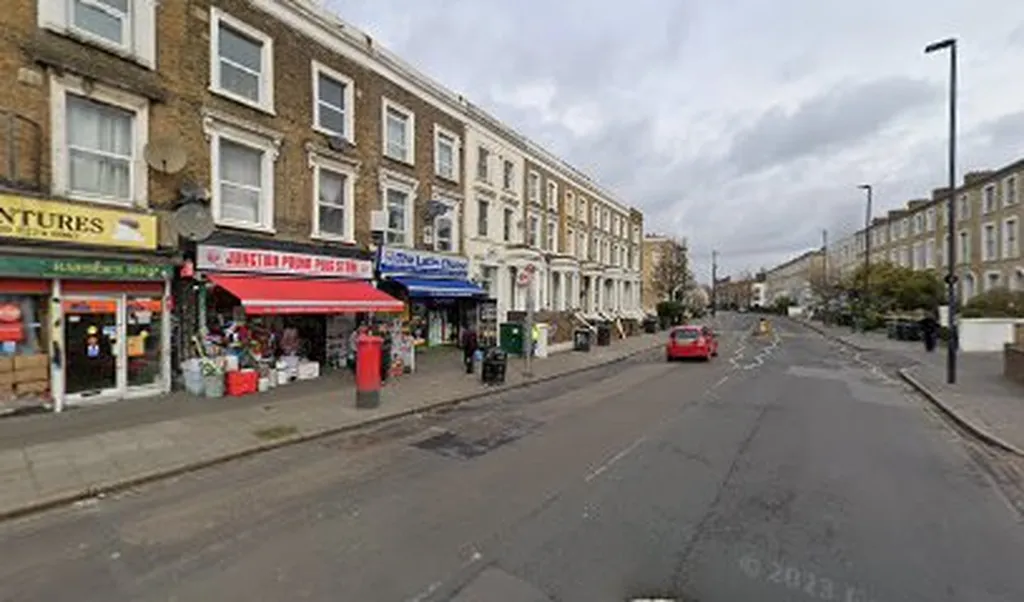 Pomfret Road (Stop F)