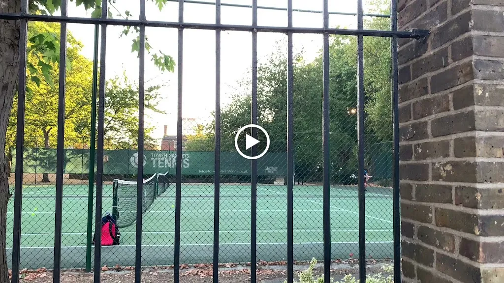Poplar Recreation Ground / Poplar Station (Stop E)