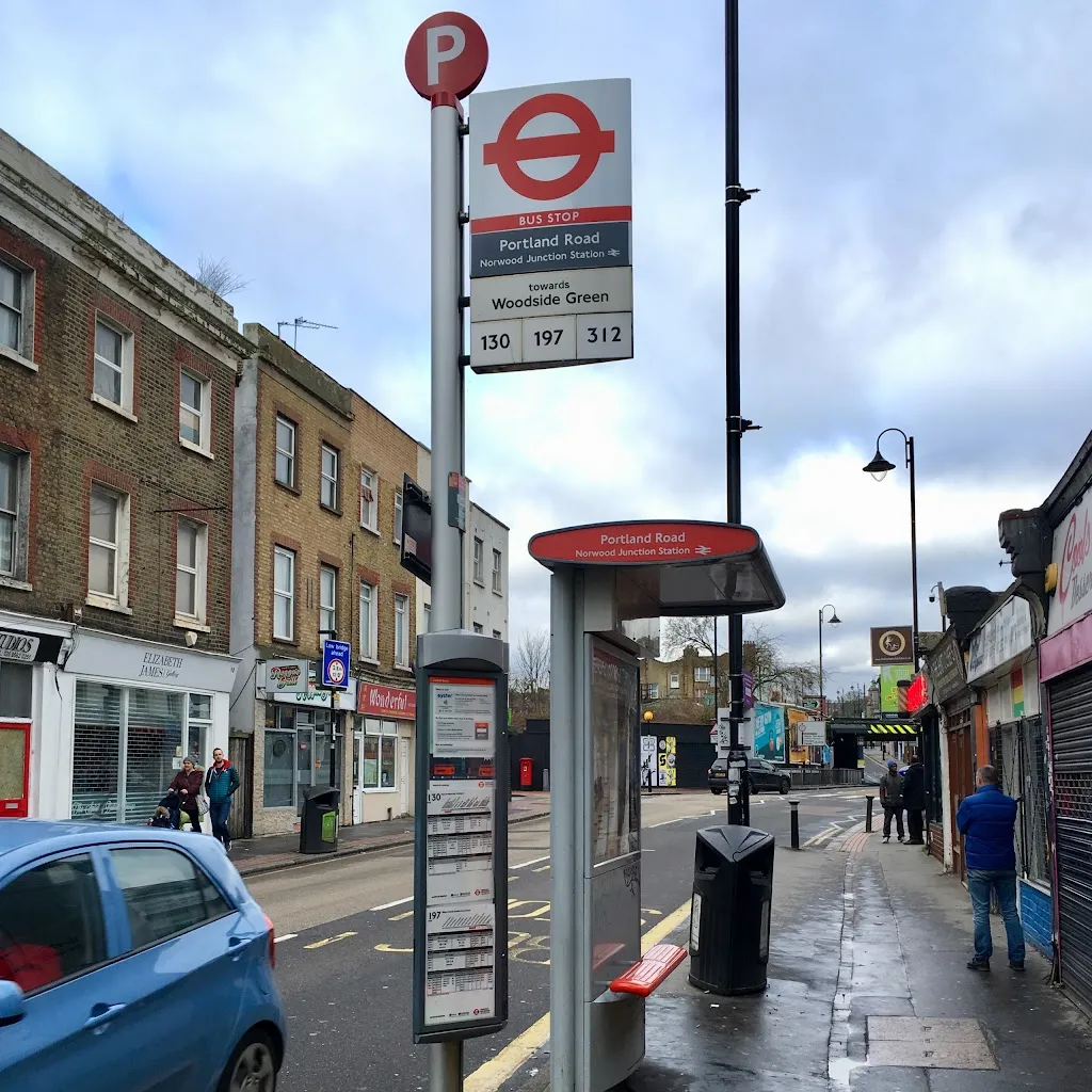 Portland Road / Norwood Junction Station (Stop P)