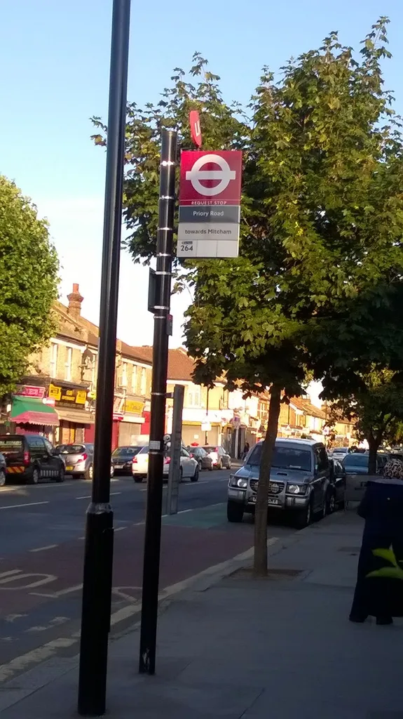 Priory Road (Stop LK)