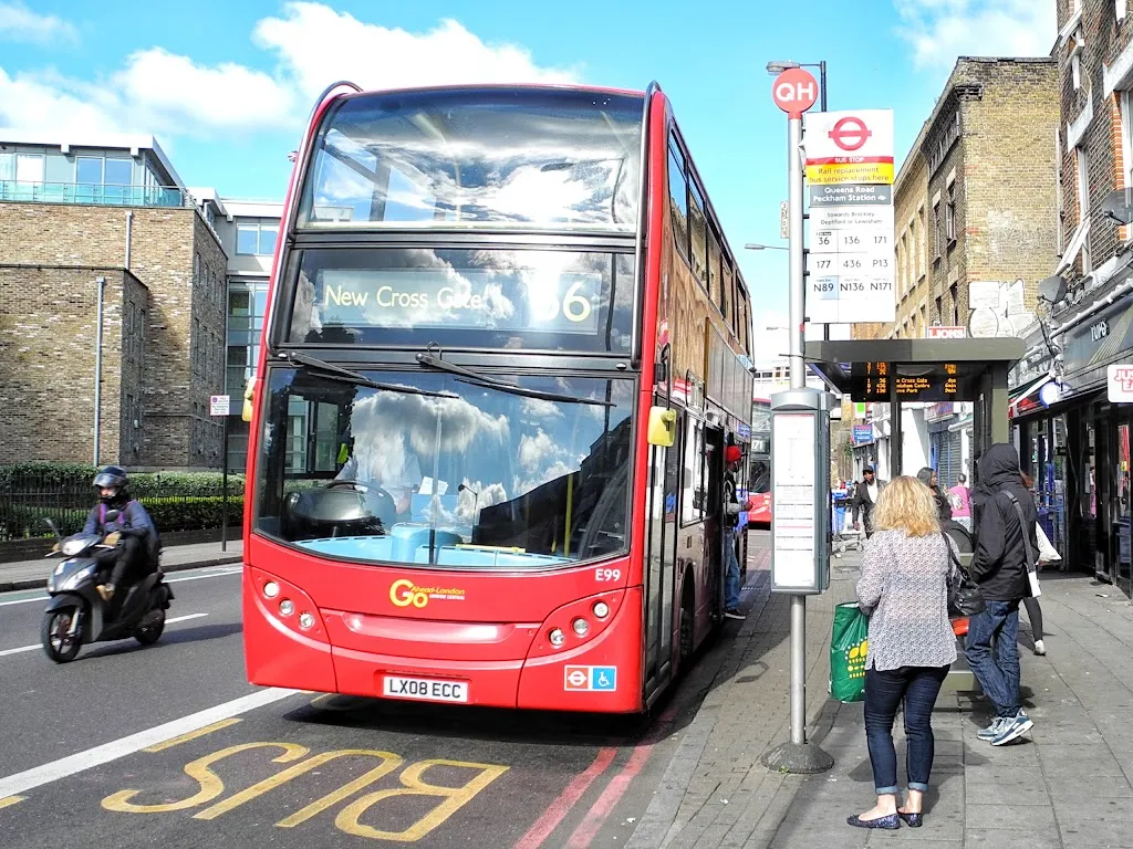 Queens Road Peckham Station (Stop QH)