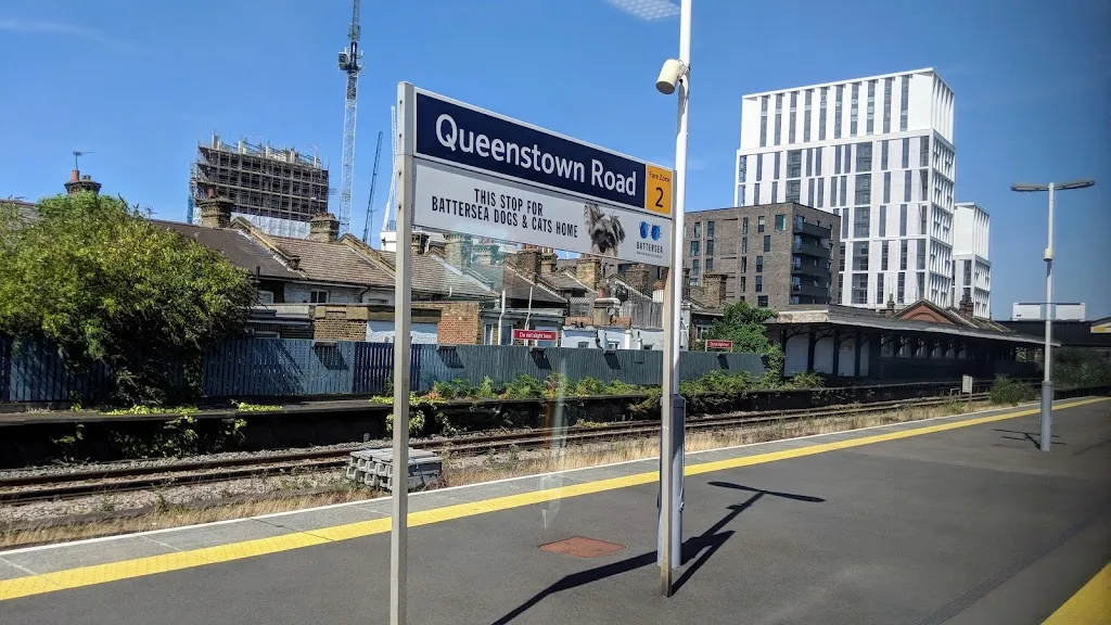 Queenstown Road Station (Stop L)
