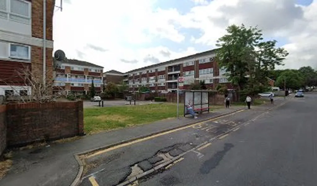 Ramsden Estate Rye Crescent (Stop N)