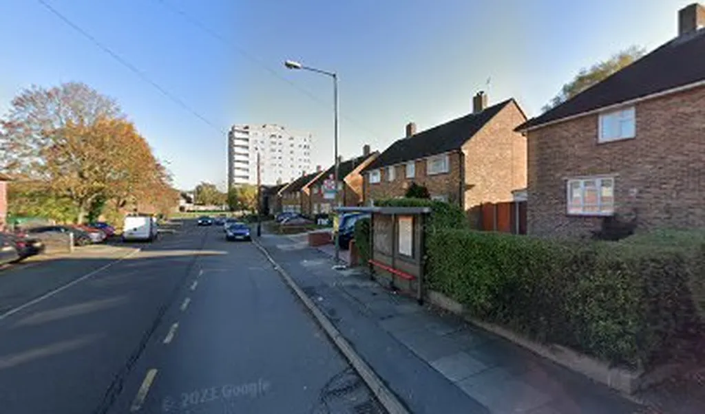 Ramsden Road / Tintagel Road (Stop R)