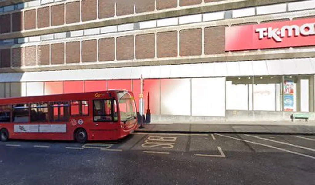 Ringers Road (Stop C)