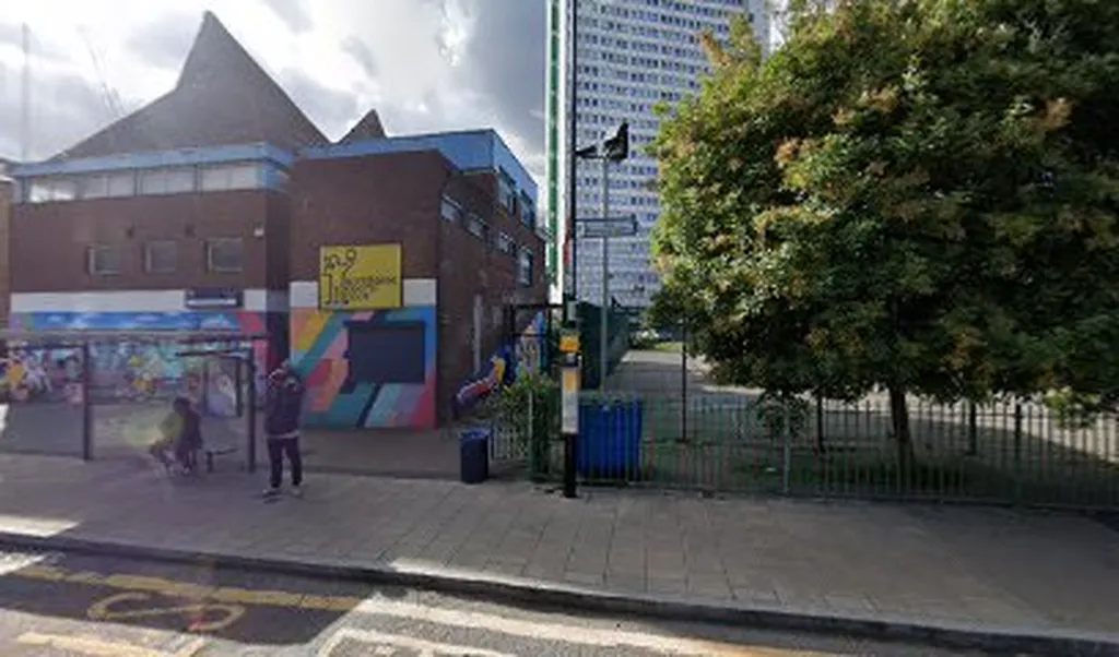 Riverside Youth Club (Stop S)