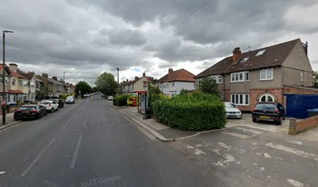 Robinhood Lane (Stop T)