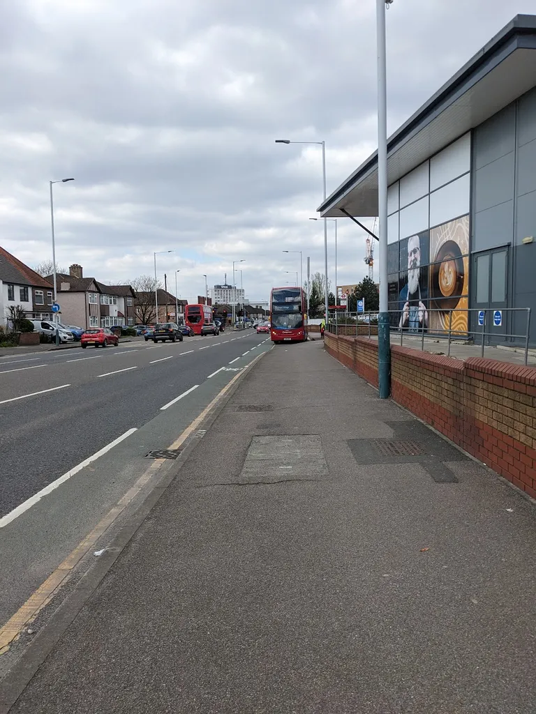 Roneo Corner Tesco (Stop RB)