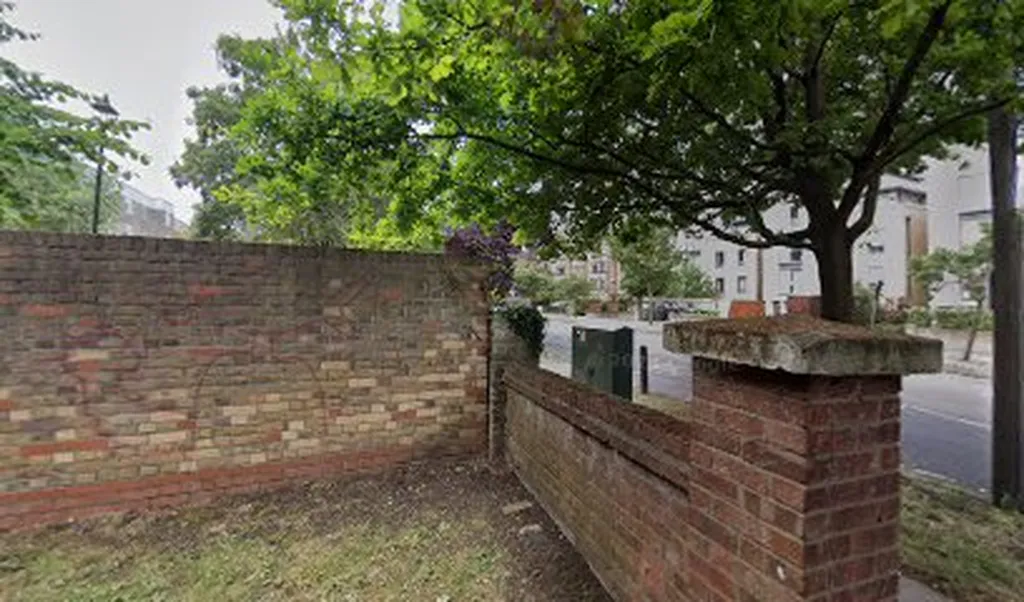 Rosebery Road (Stop B)