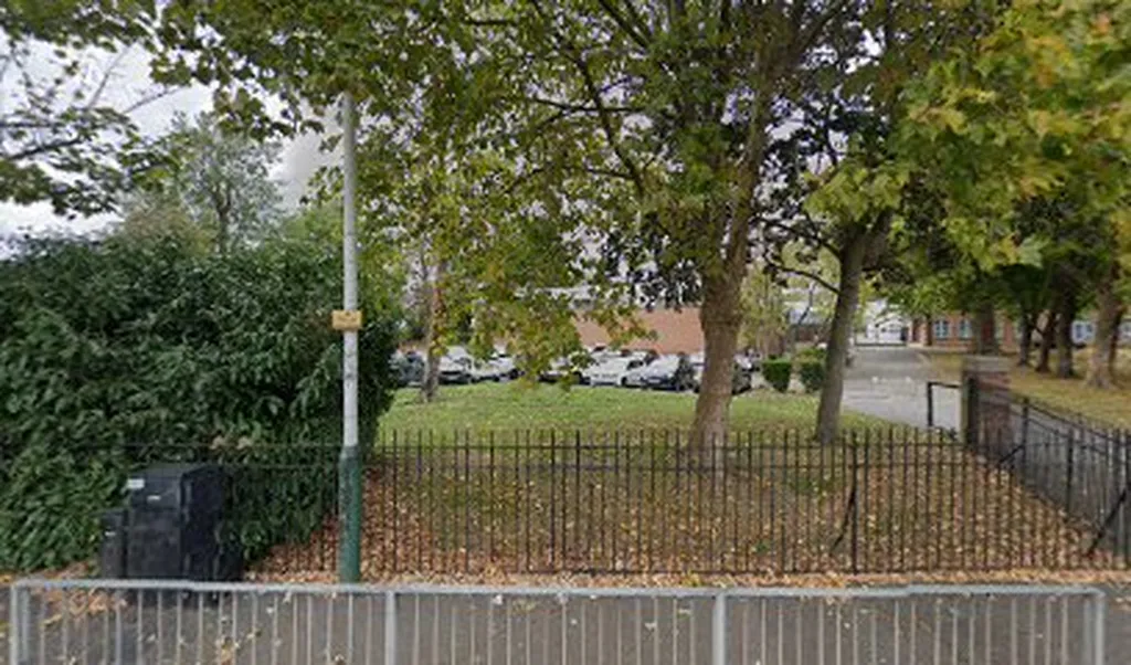 Royal Liberty School (Stop PD)