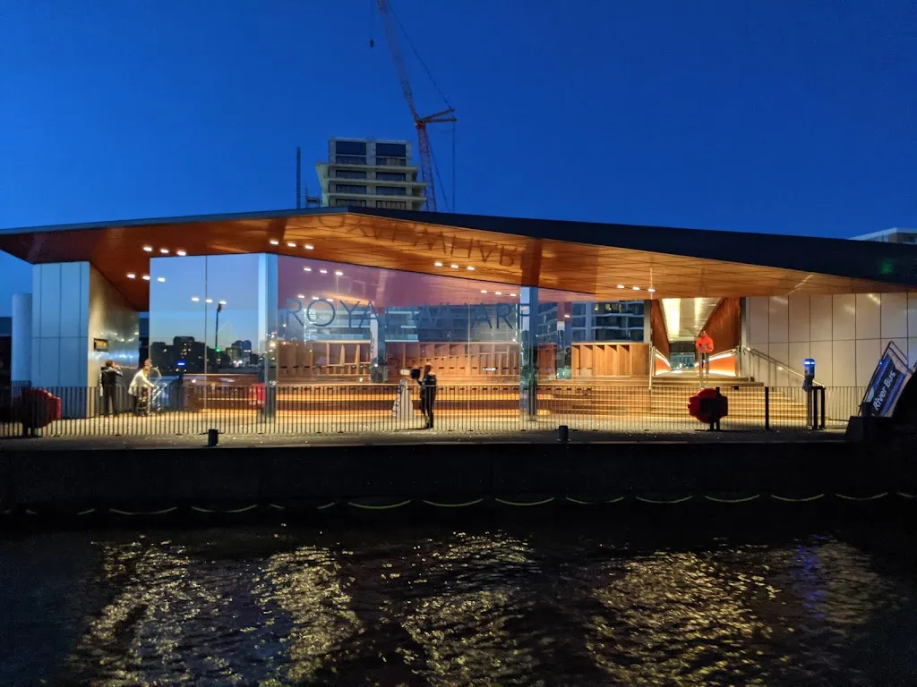 Royal Wharf Pier