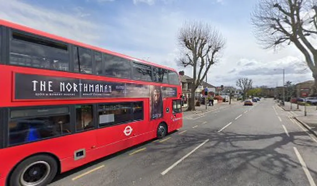 Salisbury Avenue (Stop BJ)