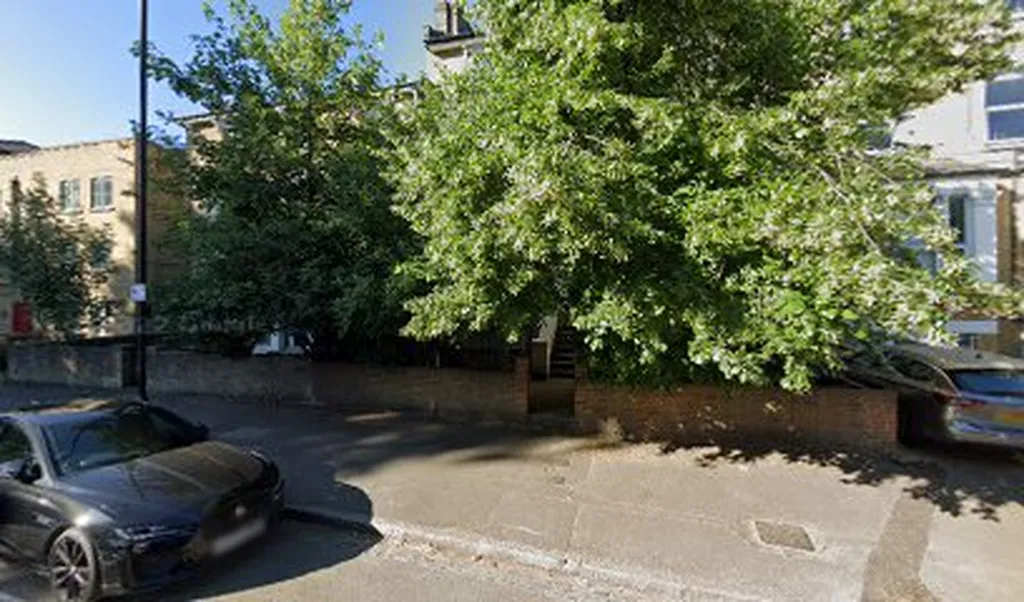 Sandringham Road Amhurst Road (Stop E)