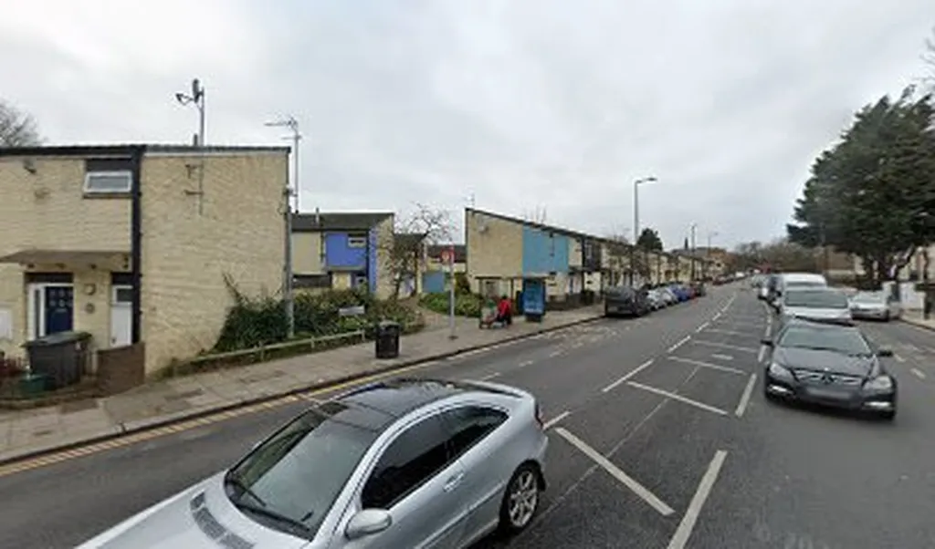 Seven Sisters Road Kerswell Close (Stop TH)