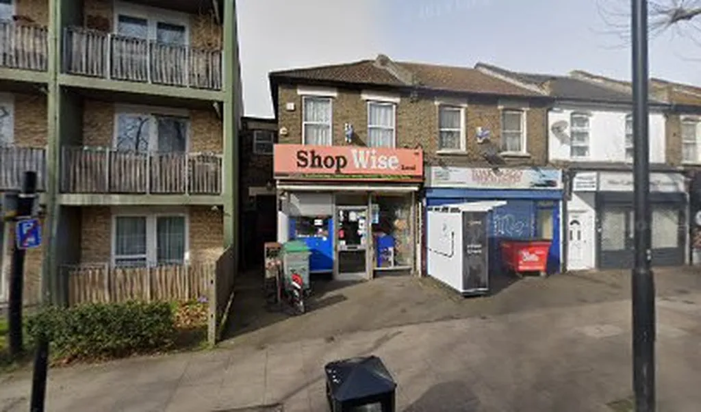 Sewell Street (Stop AK)