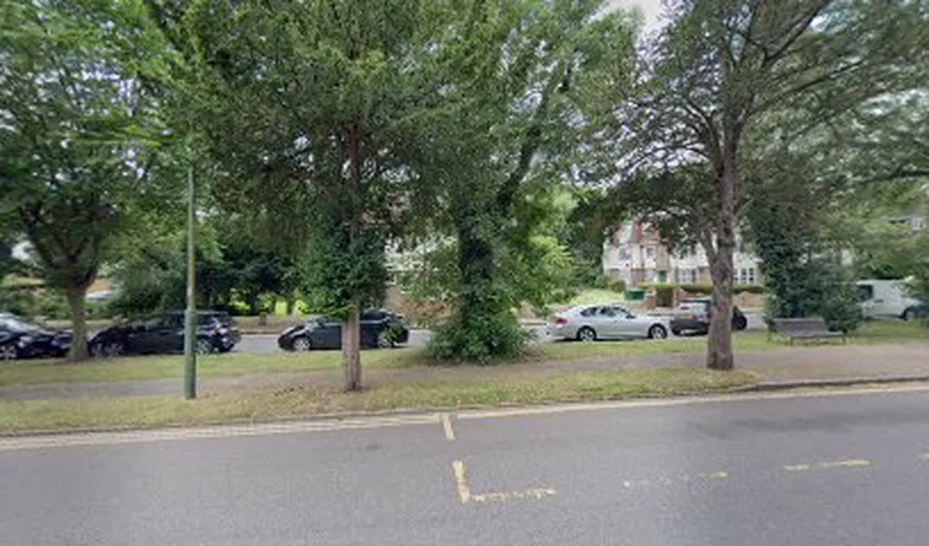 Seymour Court (Stop GM)