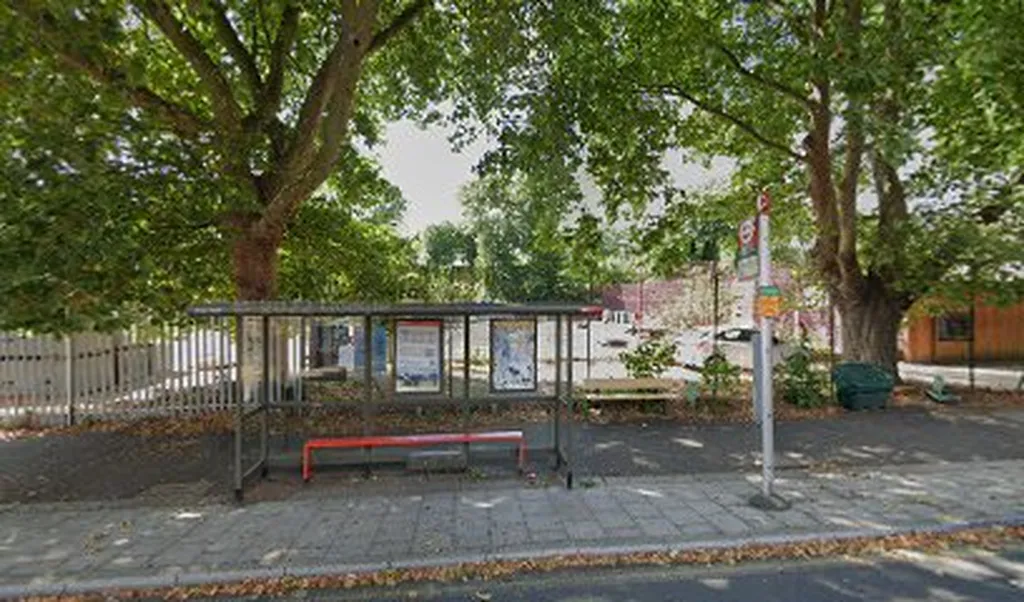 Somerleyton Road / Coldharbour Lane (Stop Q)