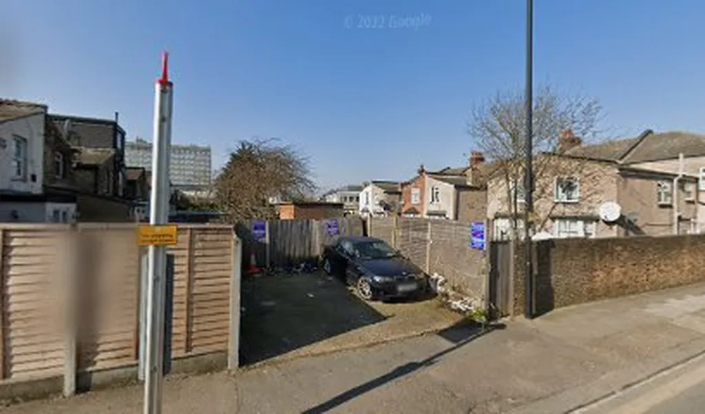 Somerset Road North Middlesex (Stop P)