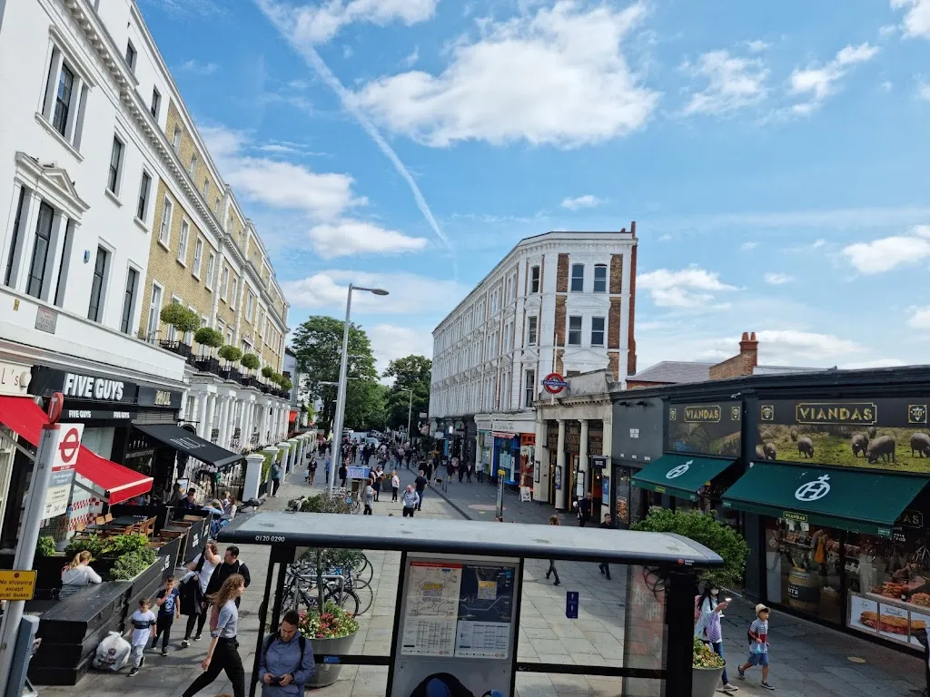 South Kensington Station (Stop T)