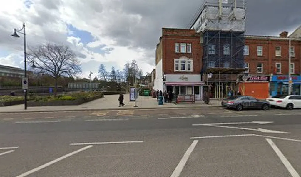Southend Road Woodford Green (Stop L)