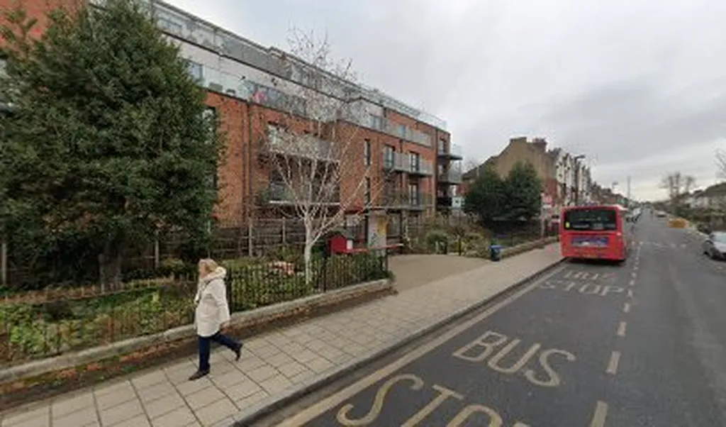 Springbank Road / Hither Green Station (Stop A) 1 Springbank Road / Hither Green Station (Stop A)