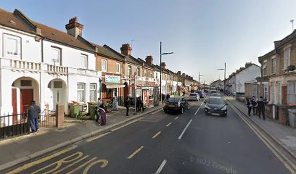 St Dunstan's Road (Stop T)