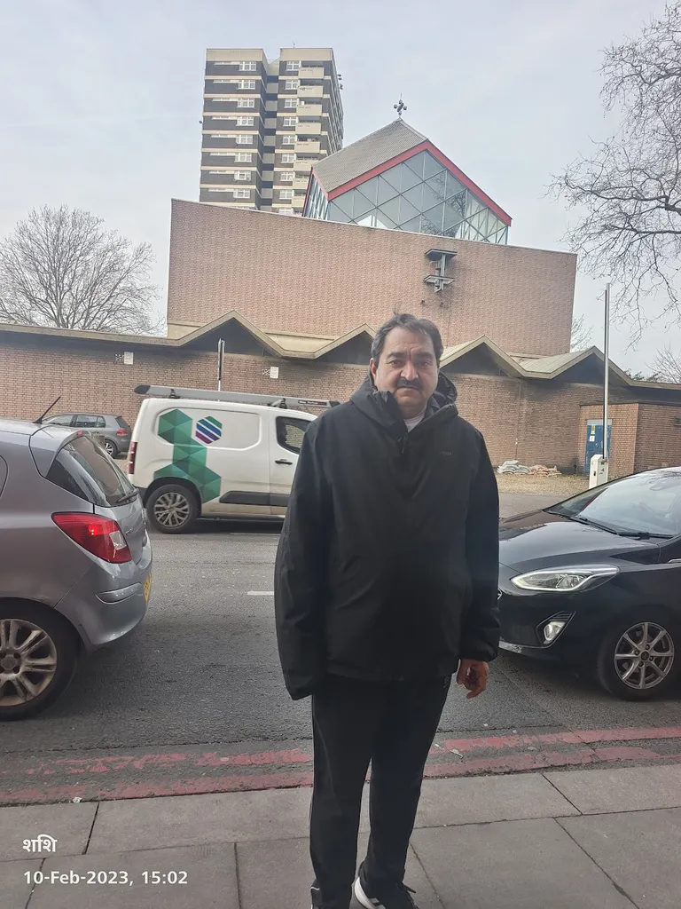 St Paul's Way (Stop MG)