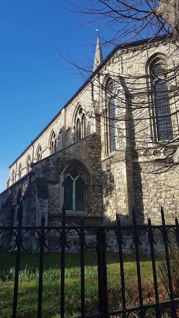 St Saviour's Church (Stop ME)