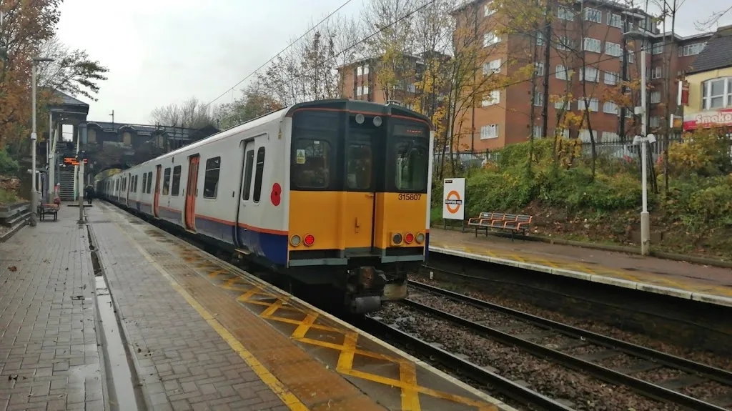 Stamford Hill Station (Stop CR)