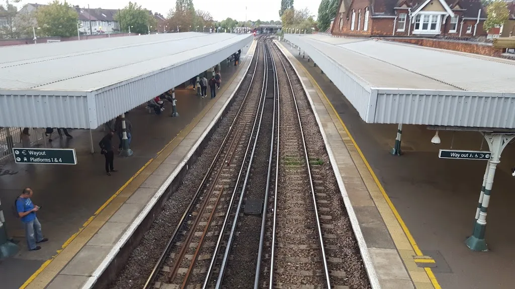 Streatham Common Station (Stop CS)