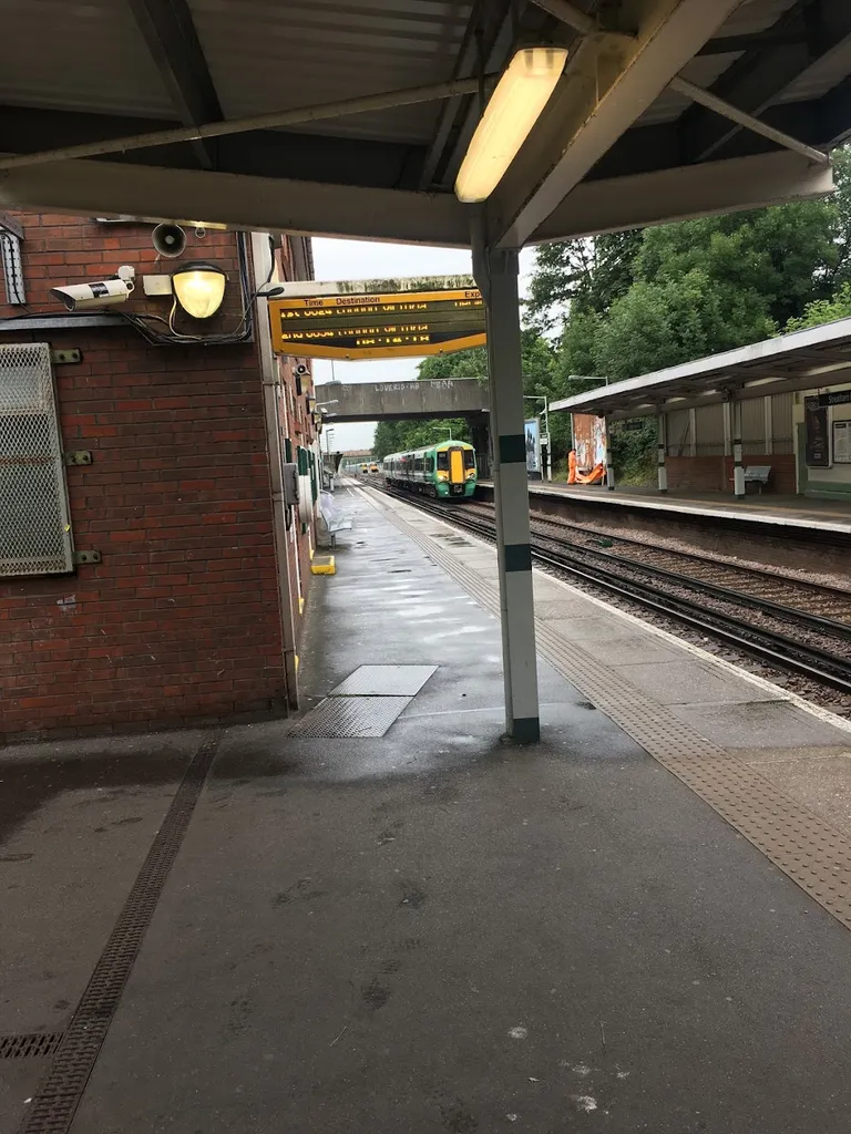 Streatham Hill Station / Streatham Hill (Stop B)