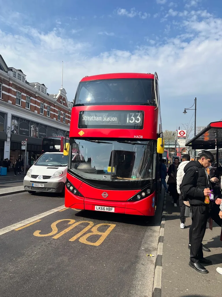 Streatham Hill Station / Streatham Hill (Stop D)