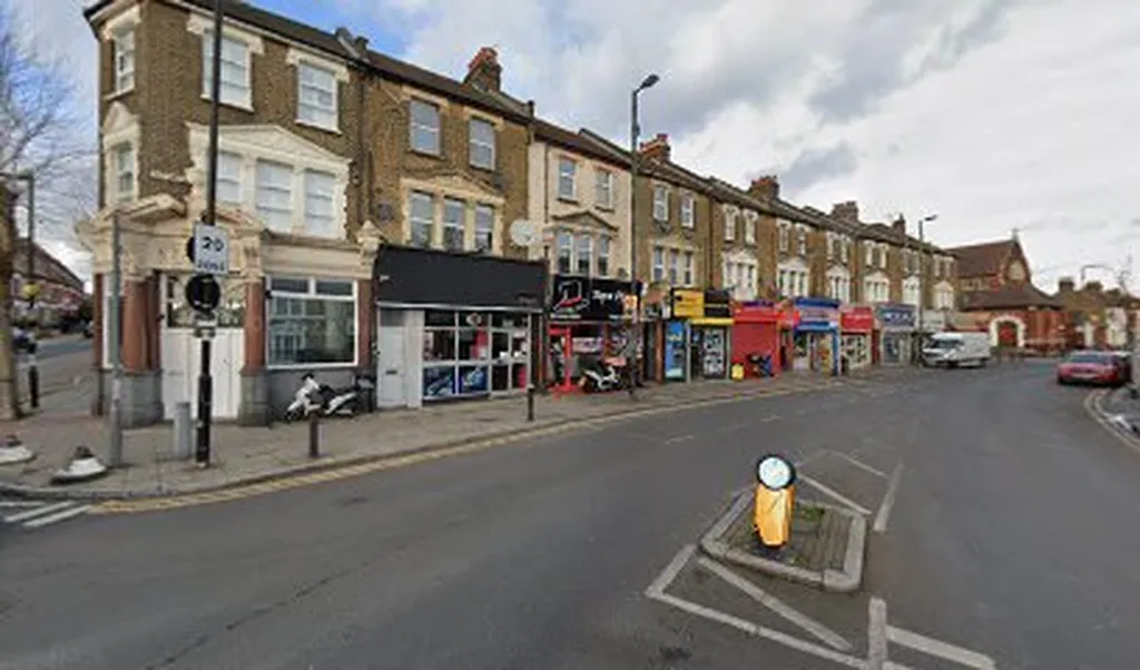 Summerhill Road (Stop E)