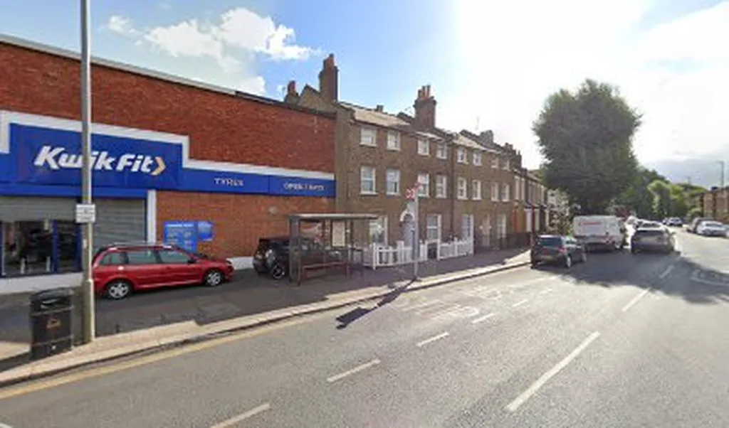 Summerstown (Stop SH)