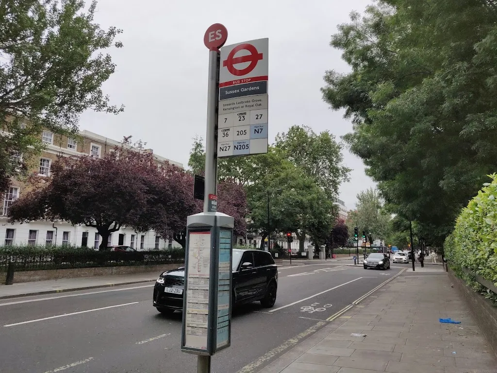 Sussex Gardens (Stop ES)