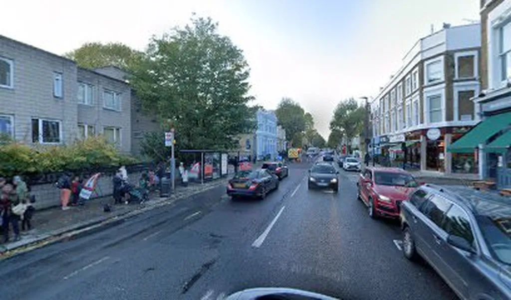 Sutherland Avenue (Stop MJ)