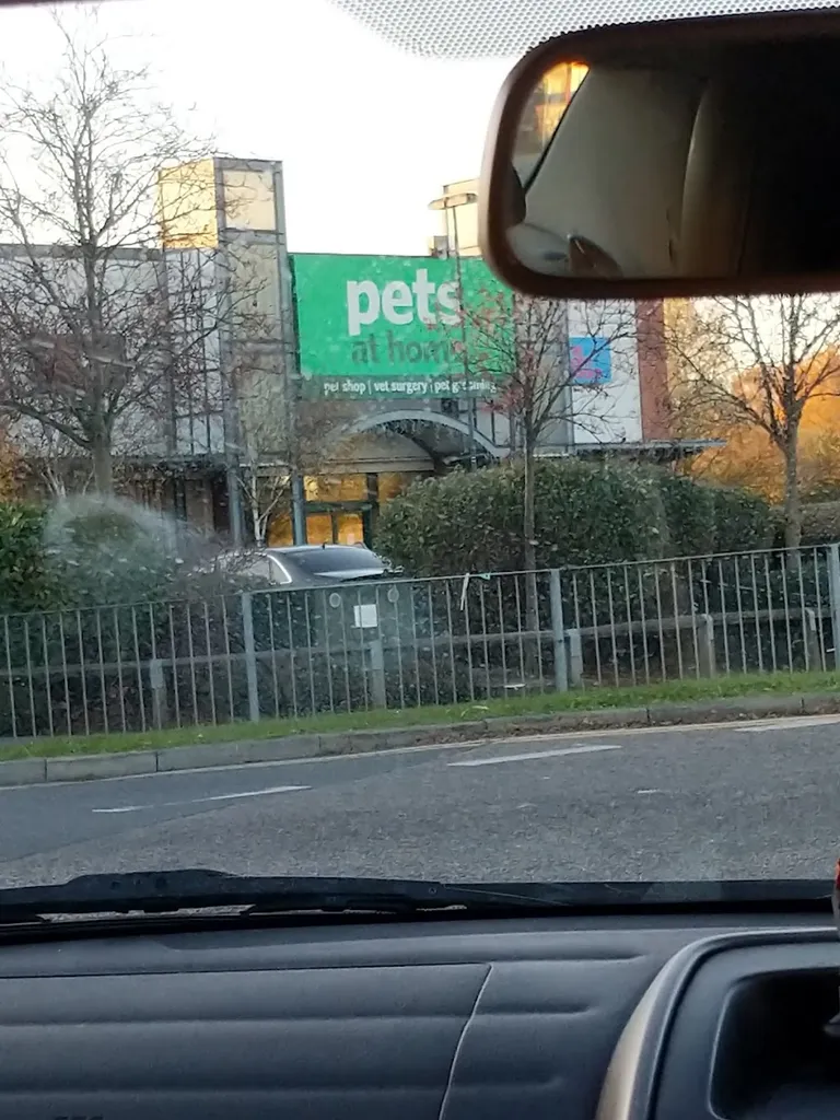 Thamesmead Town Centre (Stop A)
