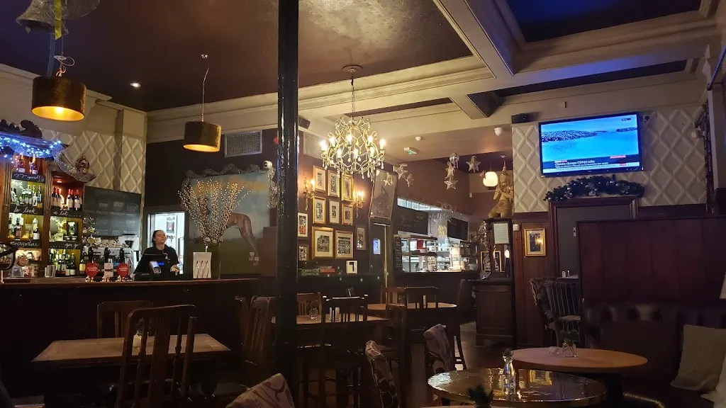 The Crown & Sceptre, Shepherd's Bush