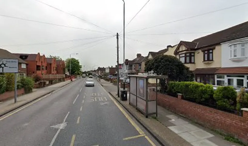 The Drill Roundabout (Stop AV)